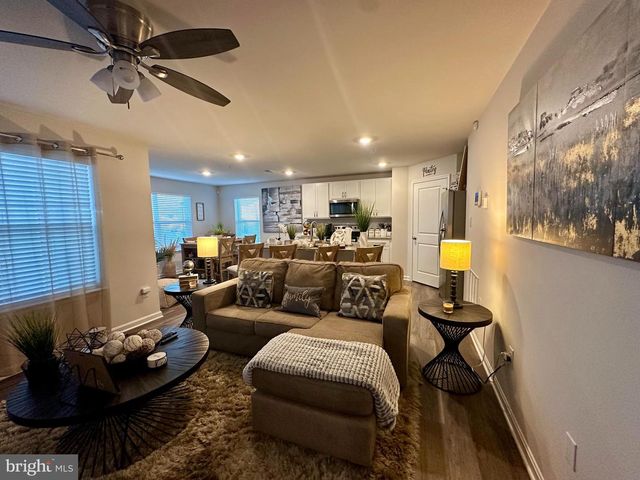 462 MOSSY GROVE LN, La Plata, MD 20646