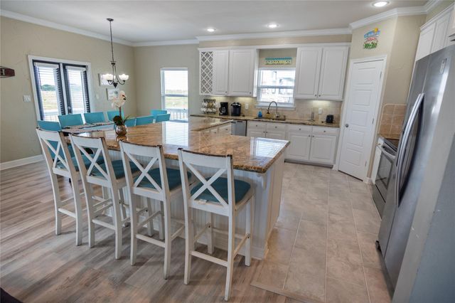 892 Melody Lane, Crystal Beach, TX 77650