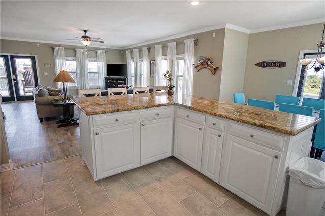 892 Melody Lane, Crystal Beach, TX 77650