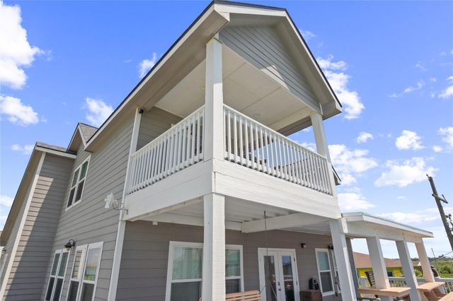 892 Melody Lane, Crystal Beach, TX 77650