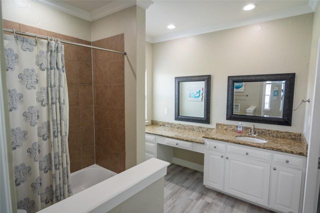 892 Melody Lane, Crystal Beach, TX 77650