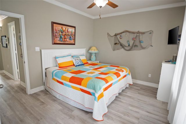892 Melody Lane, Crystal Beach, TX 77650
