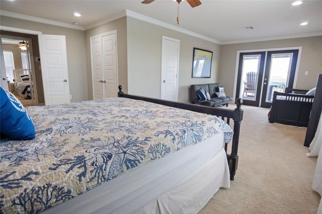 892 Melody Lane, Crystal Beach, TX 77650
