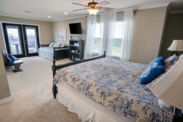 892 Melody Lane, Crystal Beach, TX 77650