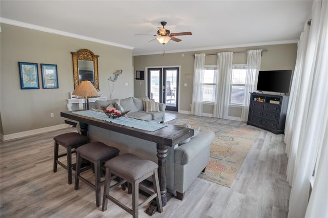 892 Melody Lane, Crystal Beach, TX 77650