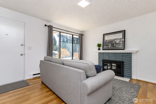 30303 6th Avenue SW, Federal Way, WA 98023