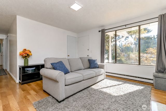 30303 6th Avenue SW, Federal Way, WA 98023
