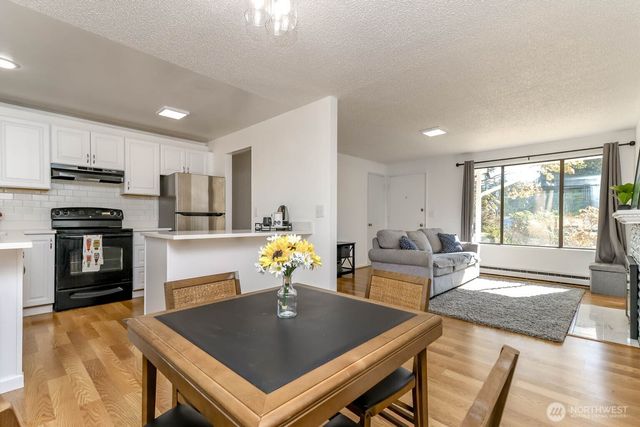 30303 6th Avenue SW, Federal Way, WA 98023