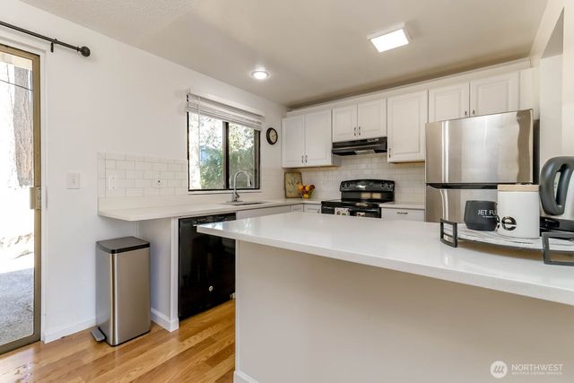 30303 6th Avenue SW, Federal Way, WA 98023