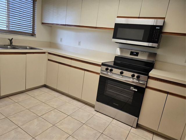 251 FENWICK DRIVE 14, Venice, FL 34285