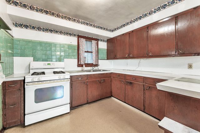 2441 N Prospect Avenue, Springfield, MO 65803