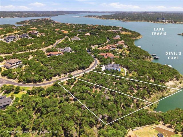 18005 Breakwater DR, Jonestown, TX 78645