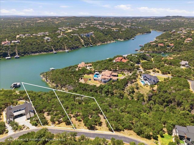 18005 Breakwater DR, Jonestown, TX 78645
