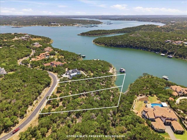 18005 Breakwater DR, Jonestown, TX 78645