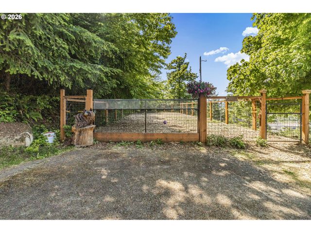 733 QUEENS Ave, Creswell, OR 97426