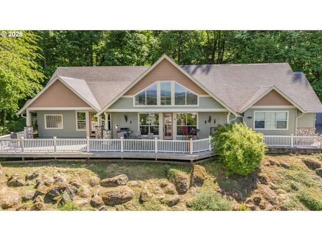 733 QUEENS Ave, Creswell, OR 97426