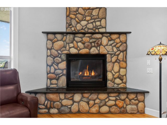 733 QUEENS Ave, Creswell, OR 97426