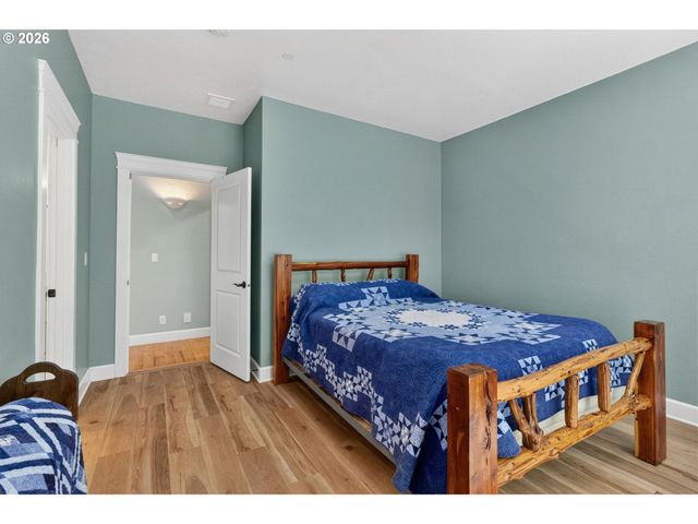 733 QUEENS Ave, Creswell, OR 97426