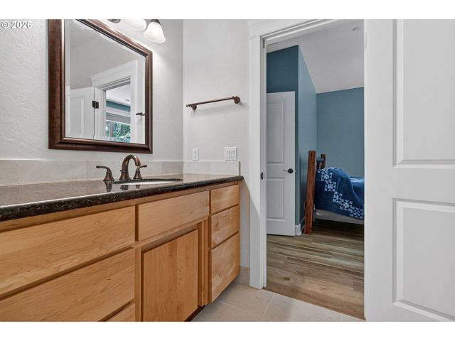 733 QUEENS Ave, Creswell, OR 97426