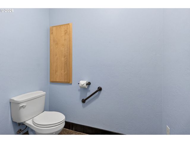 733 QUEENS Ave, Creswell, OR 97426