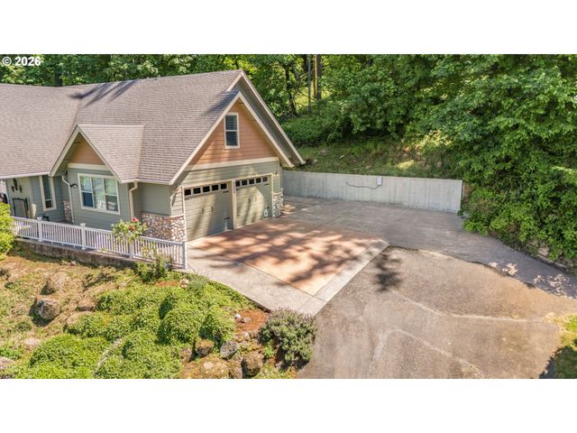 733 QUEENS Ave, Creswell, OR 97426