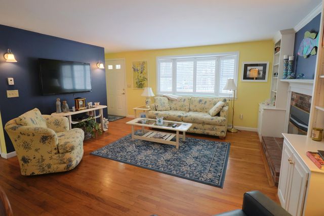 2 Beaver Dam Way, East Dennis, MA 02641