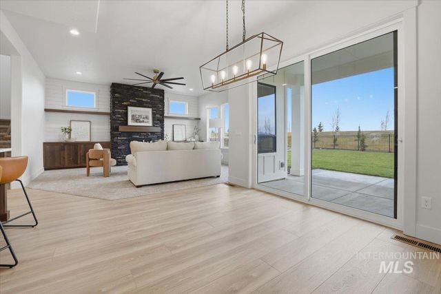 9394 S Sapper Hill Ave, Kuna, ID 83634