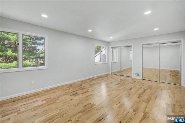 599 Apache Court, Mahwah, NJ 07430