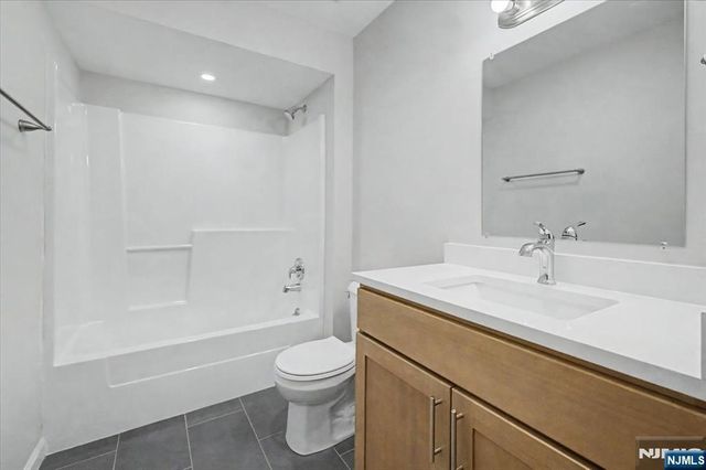 599 Apache Court, Mahwah, NJ 07430