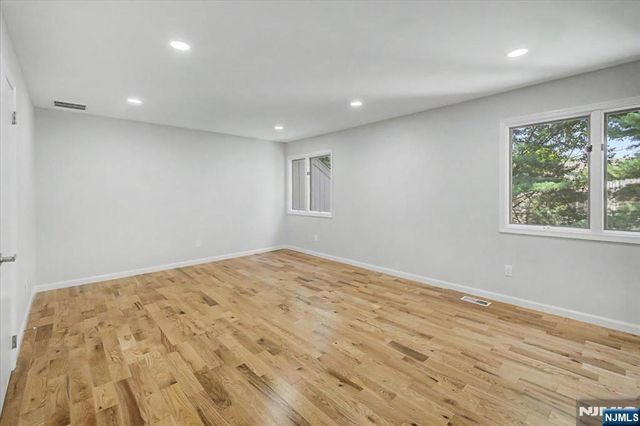 599 Apache Court, Mahwah, NJ 07430