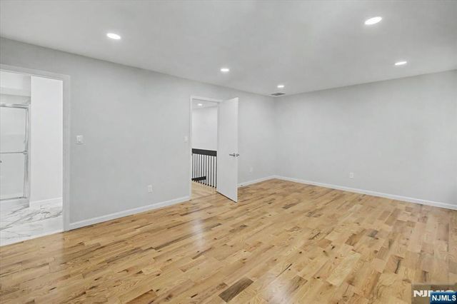 599 Apache Court, Mahwah, NJ 07430
