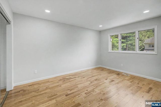 599 Apache Court, Mahwah, NJ 07430