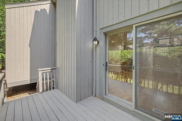 599 Apache Court, Mahwah, NJ 07430