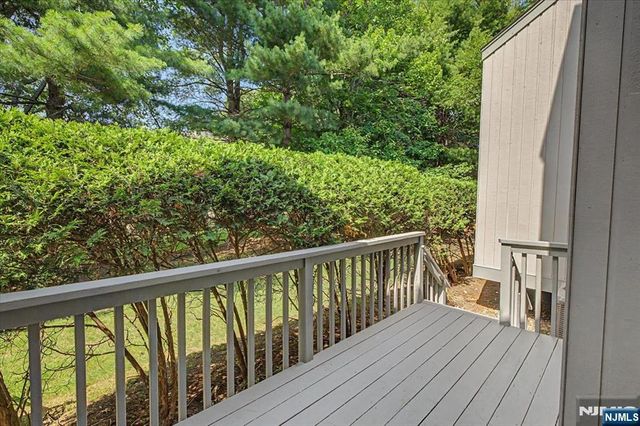 599 Apache Court, Mahwah, NJ 07430