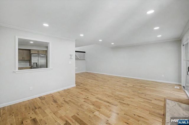 599 Apache Court, Mahwah, NJ 07430