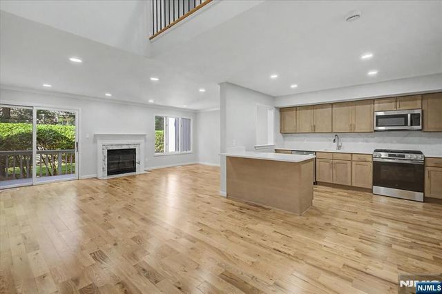 599 Apache Court, Mahwah, NJ 07430