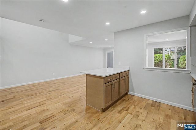 599 Apache Court, Mahwah, NJ 07430