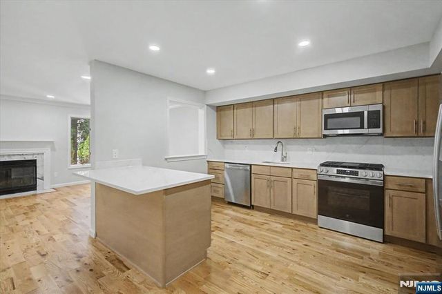 599 Apache Court, Mahwah, NJ 07430