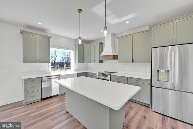 5784 WILD LILAC DR, East Petersburg, PA 17520