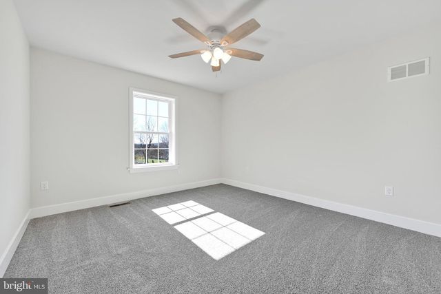 5784 WILD LILAC DR, East Petersburg, PA 17520