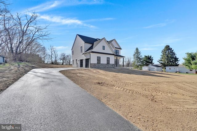 5784 WILD LILAC DR, East Petersburg, PA 17520