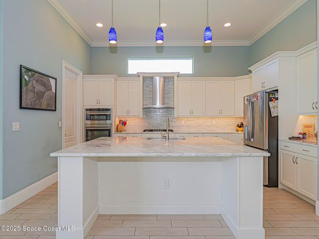 395 Sapphire Way SW, Vero Beach, FL 32968