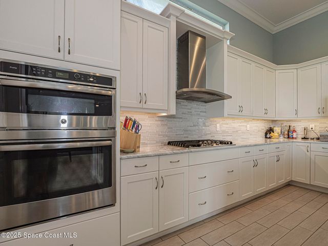 395 Sapphire Way SW, Vero Beach, FL 32968