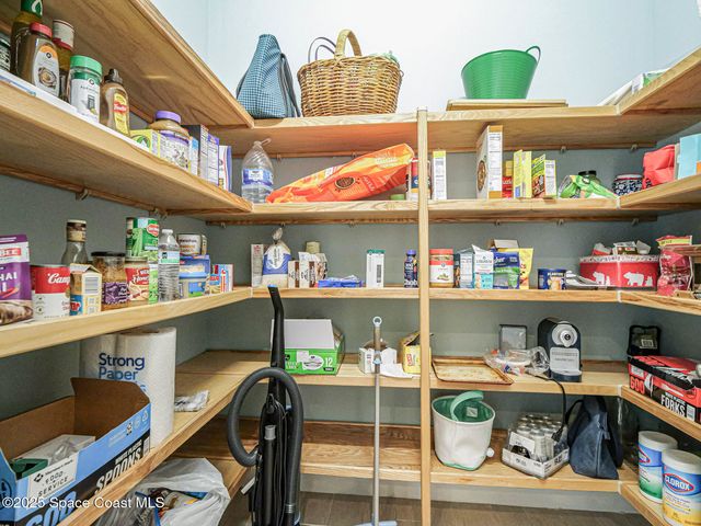 395 Sapphire Way SW, Vero Beach, FL 32968