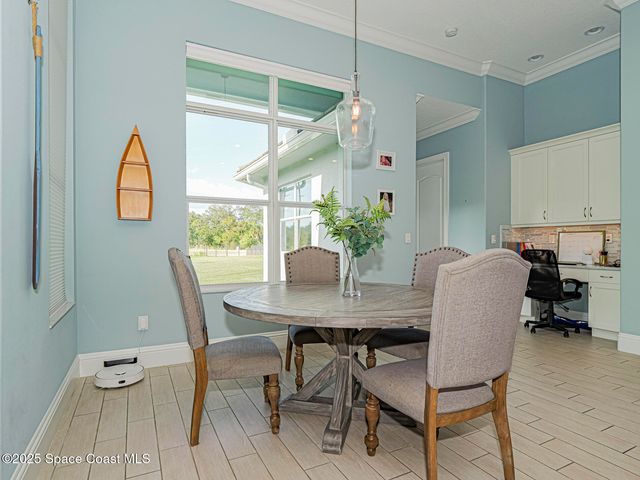 395 Sapphire Way SW, Vero Beach, FL 32968