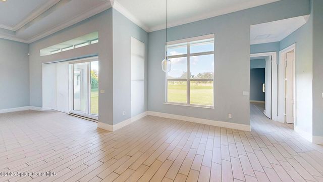 395 Sapphire Way SW, Vero Beach, FL 32968