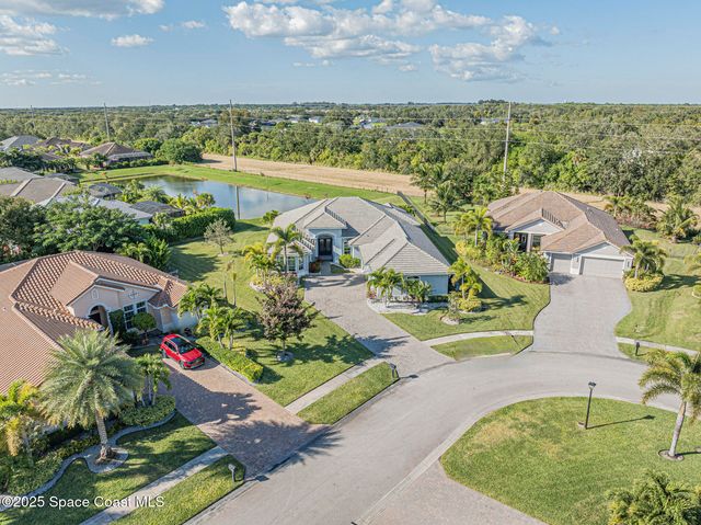 395 Sapphire Way SW, Vero Beach, FL 32968