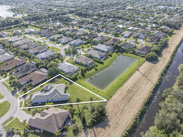 395 Sapphire Way SW, Vero Beach, FL 32968