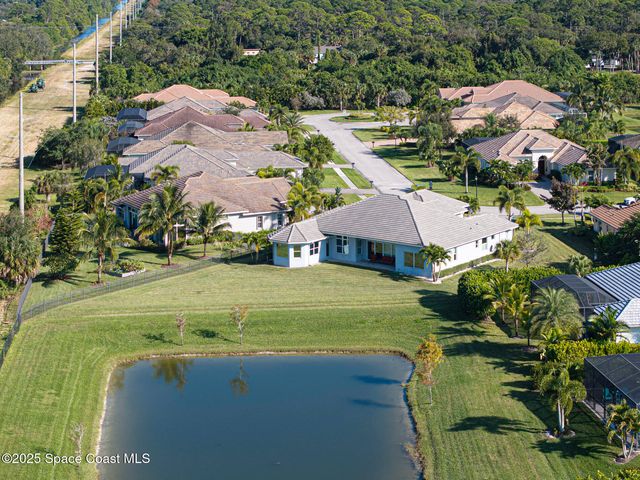 395 Sapphire Way SW, Vero Beach, FL 32968