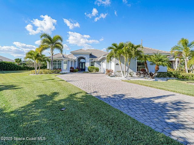 395 Sapphire Way SW, Vero Beach, FL 32968